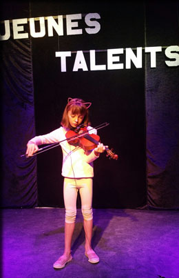 JEUNES TALENTS Hortense Gasteuil joue 3 morceaux :elle a 8 ans