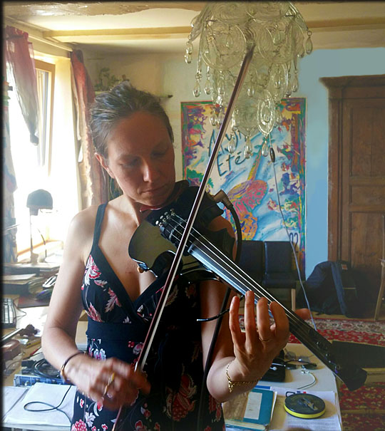 essai violon ZETA jazz par Eva SLONGO