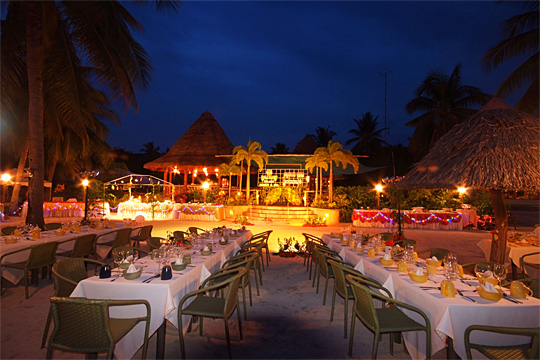 Badian resort Soirée sur la plage