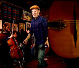 Jacques Gay pendnat le tournage du film sur Stéphane Grappelli GRAPPELLI REUNION