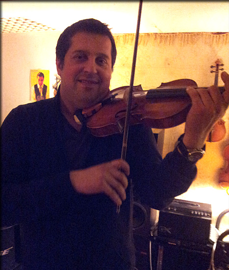 Costel Nitescu essai micro  et mentonniere violon electrique Jacques GAY
