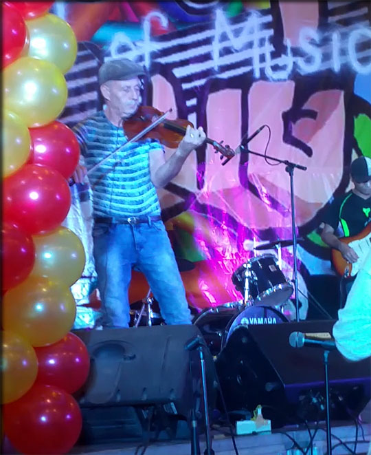 concert pour l'école de musique de cebu avec jacques Gay