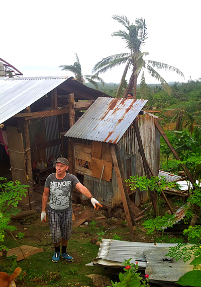 réparation d'une maison d'une vieille dame seule à Tambis