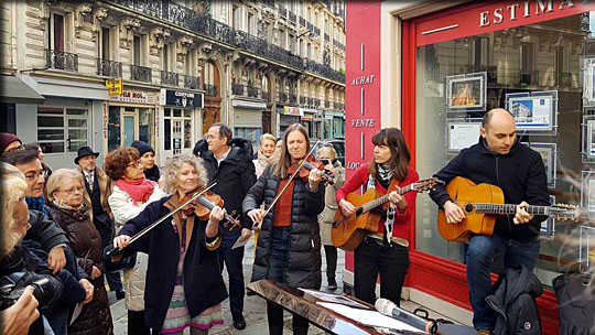 plaque commemorative à Stepahen Grappelli sur l'immeuble ou il a vécu